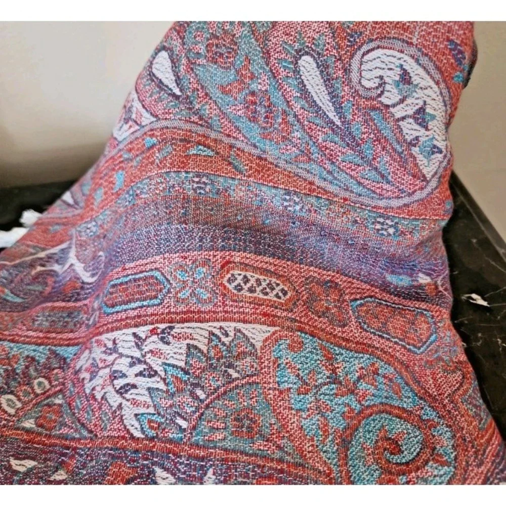 Scarf / Shawl Paisley Wrap 80